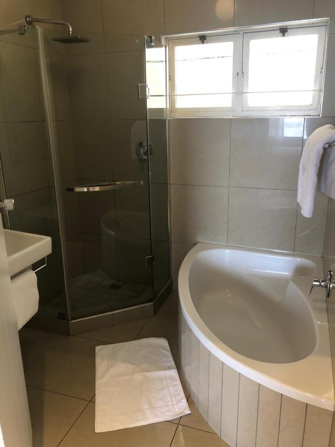 Flora Bay Resort Hout Bay Esterno foto